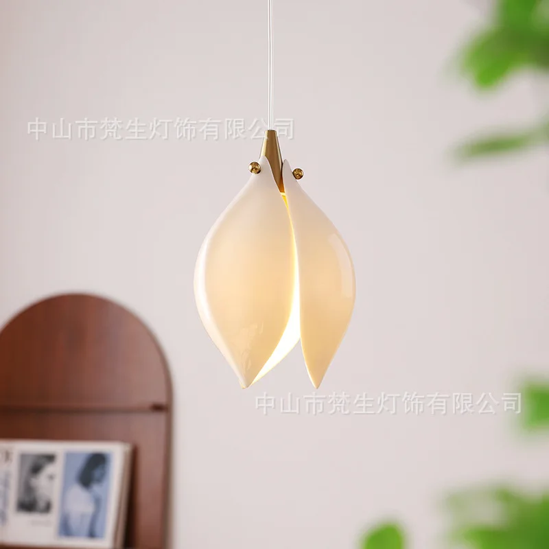 Medieval vintage ceramic magnolia chandelier Bauhaus bedroom bedside restaurant bar lamp staircase petal lamp
Medieval vintage ceramic magnolia chandelier Bauhaus bedroom bedside restaurant bar lamp staircase petal lamp