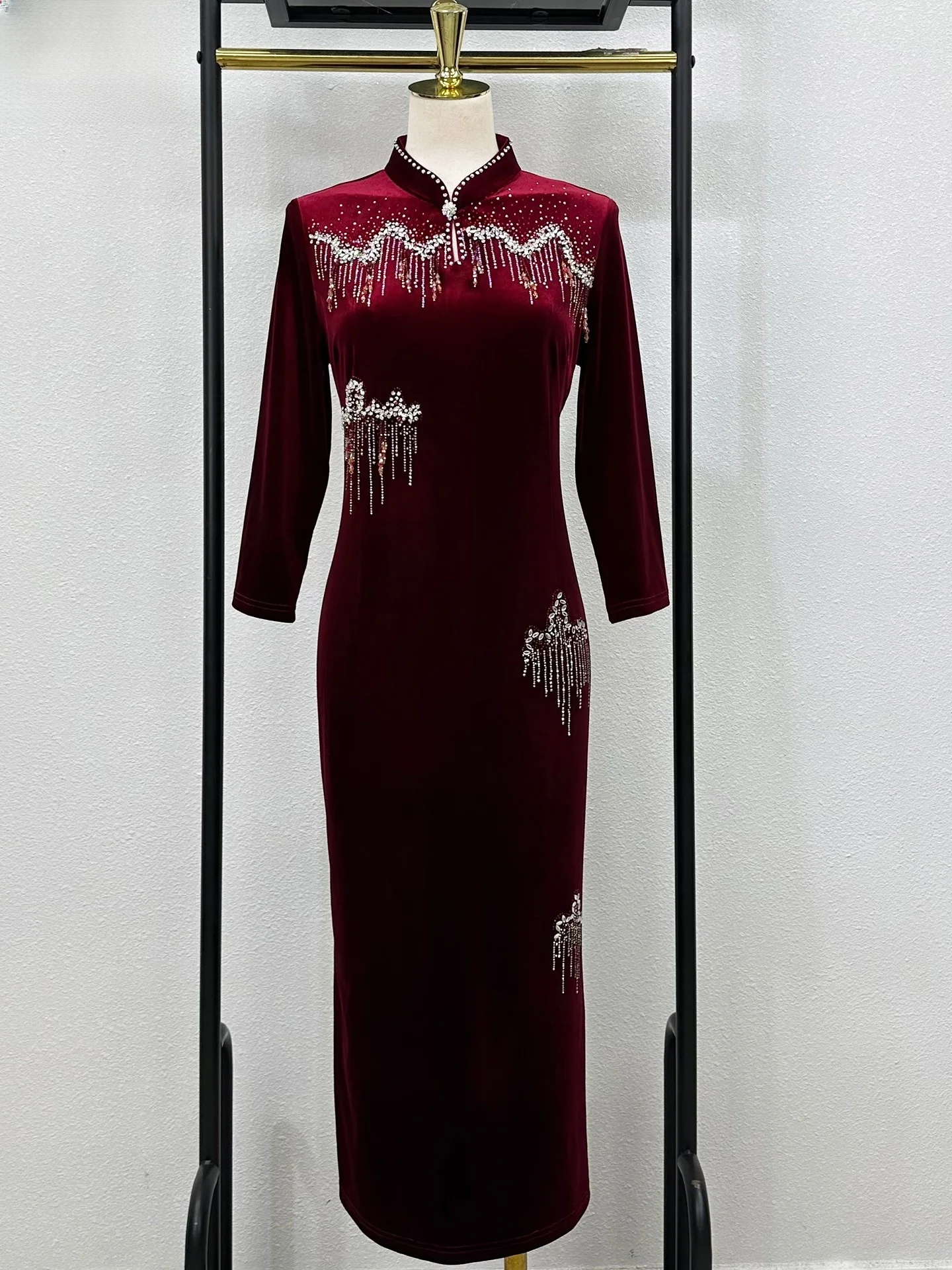 Элегантное свадебное платье для мамы: роскошное, молодежное, приталенное, премиум-качества, средней длины, с V-образным вырезом
Элегантное свадебное платье для мамы: роскошное, молодежное, приталенное, премиум-качества, средней длины, с V-образным вырезом