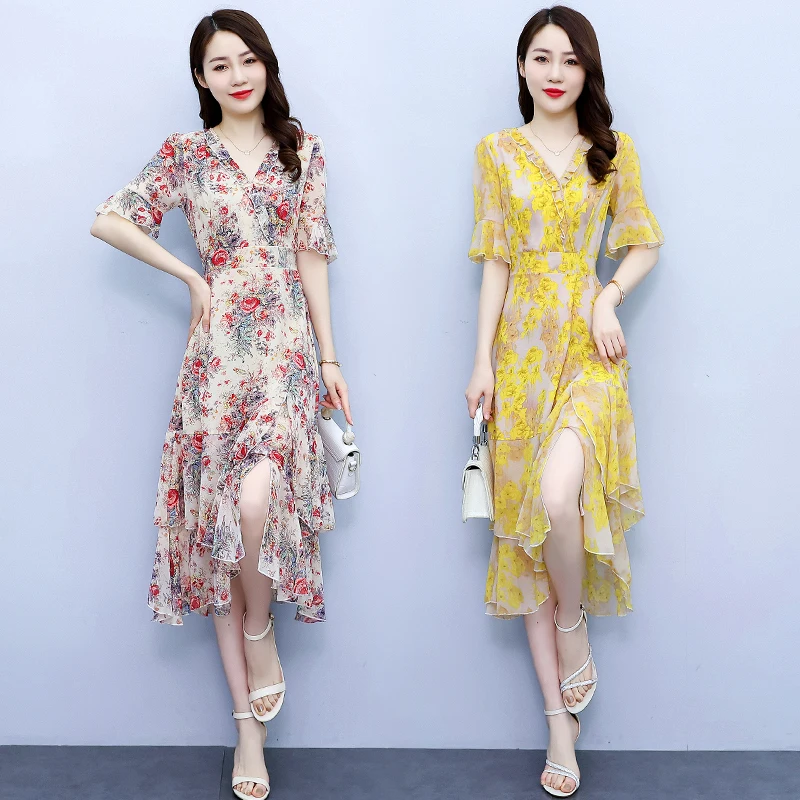 Women Summer Short Sleeve Chiffon Dress 2024 New Fashion Elegant Big Swing V-Neck Slim Print Knee-Length Female Dresses
Women Summer Short Sleeve Chiffon Dress 2024 New Fashion Elegant Big Swing V-Neck Slim Print Knee-Length Female Dresses