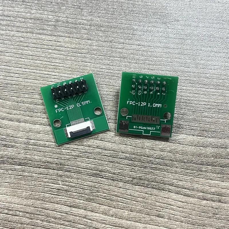 FPC 12PIN adapter board FFC to 2.54 straight insertion has been soldered with a spacing of 0.5 on the screen test board
FPC 12PIN adapter board FFC to 2.54 straight insertion has been soldered with a spacing of 0.5 on the screen test board