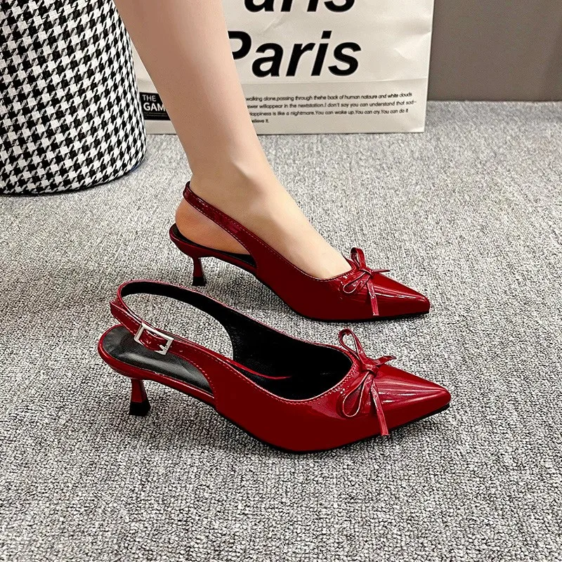 2025 Fashion Buckle Straps Women's Closed Toe Sandals Bow Tie Thin Heels Outdoor Dress Pointed Toe Shoes for Daily Wear Sandals
2025 Fashion Buckle Straps Women's Closed Toe Sandals Bow Tie Thin Heels Outdoor Dress Pointed Toe Shoes for Daily Wear Sandals