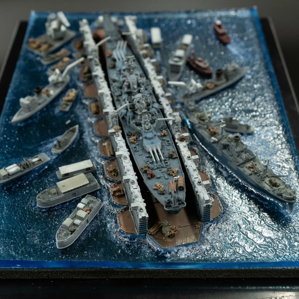 1/2000 Scale Epoxy Crystal Effect Floating Dock Scenemodel Crane Magnetic Movable Scene Model Finished Ship Toy Ornament
1/2000 Scale Epoxy Crystal Effect Floating Dock Scenemodel Crane Magnetic Movable Scene Model Finished Ship Toy Ornament