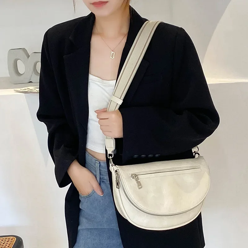 Fashion PU Leather Women Saddle Bag Luxury Shoulder Bags Small Round Handbag Wide straps Crossbody Messenger Bag bolsos
Fashion PU Leather Women Saddle Bag Luxury Shoulder Bags Small Round Handbag Wide straps Crossbody Messenger Bag bolsos