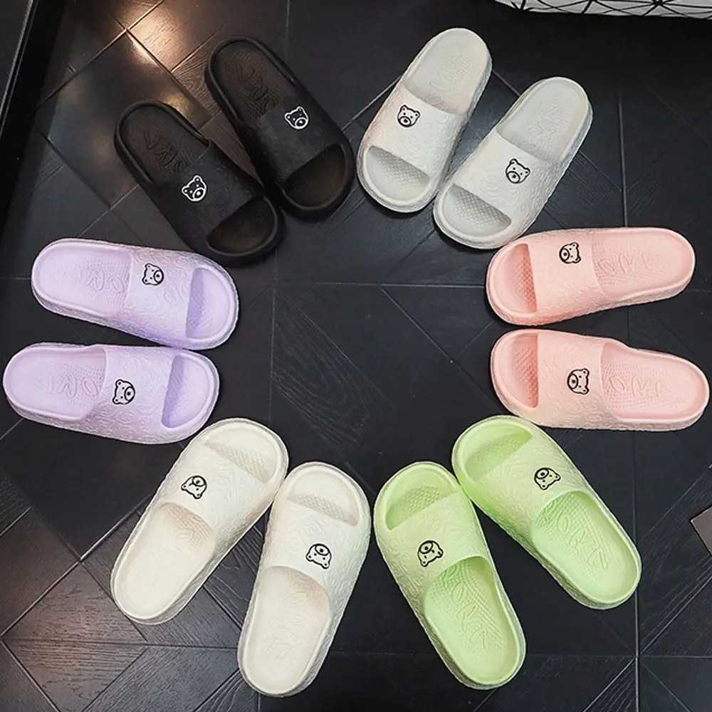 High Quality EVA Women's Slippers Non-slip Cute Bear Decoration Bathroom Slippers Soft Solid Color Beach Sandals Home Use
High Quality EVA Women's Slippers Non-slip Cute Bear Decoration Bathroom Slippers Soft Solid Color Beach Sandals Home Use