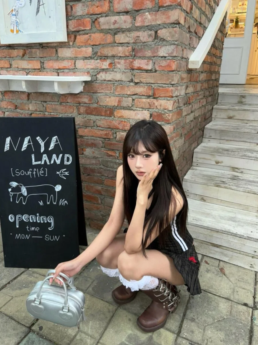 High Waist A-Line Skirt Set with Halter Neck Crop Top Women's Fashionable Summer Outfit Slim Fit Spicy Girl Two-Piece Set
High Waist A-Line Skirt Set with Halter Neck Crop Top Women's Fashionable Summer Outfit Slim Fit Spicy Girl Two-Piece Set