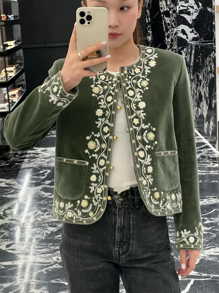 Elegant Embroidered Jacket Women's Autumn Winter New Style Heavy Work Fashionable Versatile Short Outerwear Ladies' Polyester...
Elegant Embroidered Jacket Women's Autumn Winter New Style Heavy Work Fashionable Versatile Short Outerwear Ladies' Polyester...