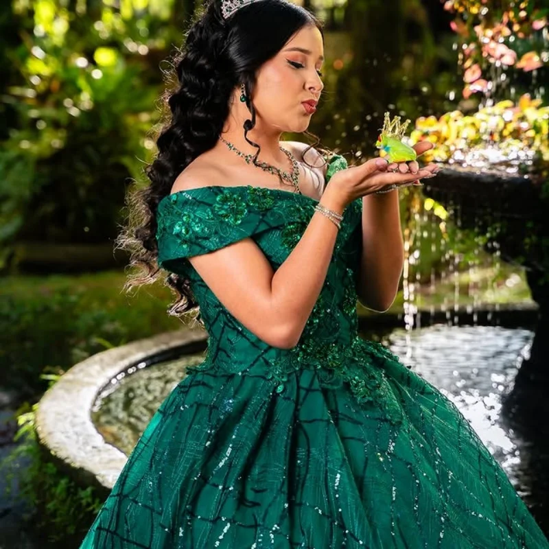 Customized Shiny blackish green V-neck Quinceanera Dress Tull crystal Lace 3D flower vestidos de 15 Quinceanera
Customized Shiny blackish green V-neck Quinceanera Dress Tull crystal Lace 3D flower vestidos de 15 Quinceanera