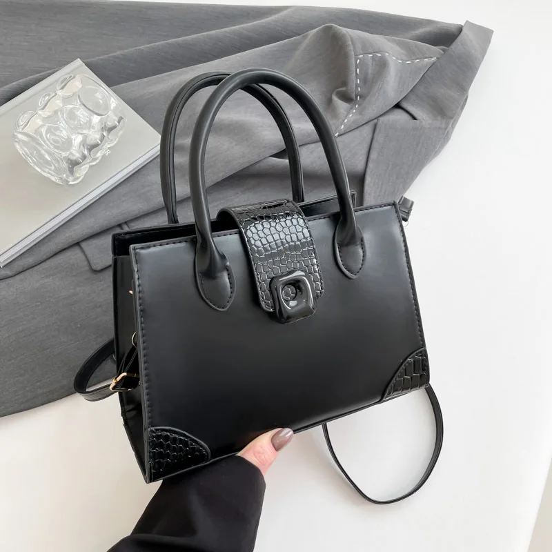 Fashion women handbag 2025 Spring new style niche design versatile shoulder cross-body bag small square bag 
Fashion women handbag 2025 Spring new style niche design versatile shoulder cross-body bag small square bag