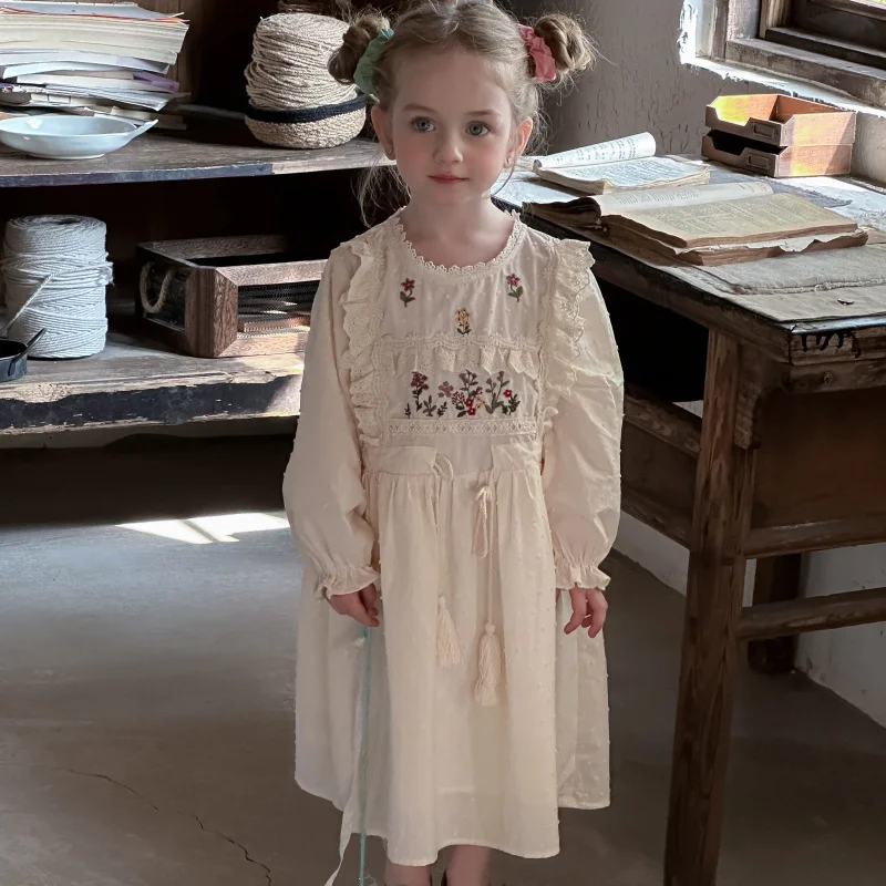 Girls' Dresses 2025 Spring Pastoral Style Baby Girl Dress Cute Floral Embroidered Girls Princess Dress 2-6Y Children's Clothes
Girls' Dresses 2025 Spring Pastoral Style Baby Girl Dress Cute Floral Embroidered Girls Princess Dress 2-6Y Children's Clothes