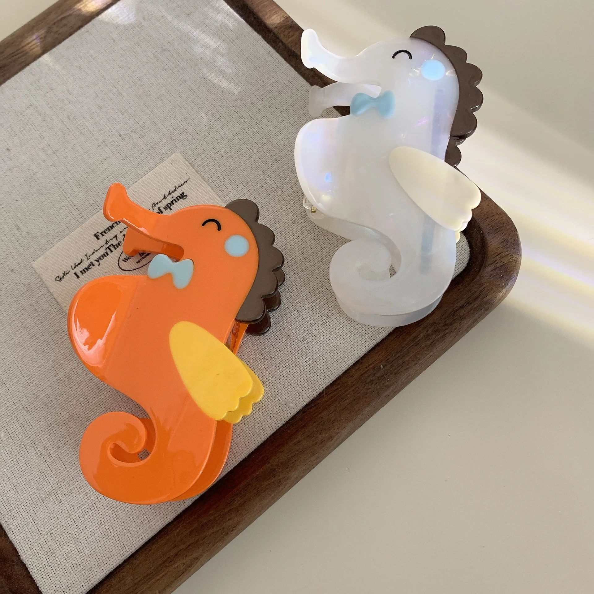 New French Cartoon Design Hair Clips Cute Summer Sea Series Splicing Seahorse Acetate Animal Shark Clip Accessories for Women
New French Cartoon Design Hair Clips Cute Summer Sea Series Splicing Seahorse Acetate Animal Shark Clip Accessories for Women
