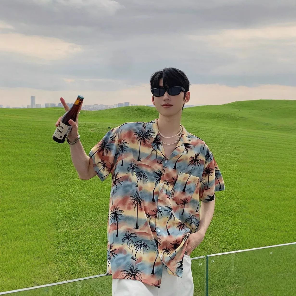 Летняя винтажная рубашка с принтом орехового дерева для пляжного отдыха, мужская повседневная гавайская рубашка из полиэстера свободного кроя
Летняя винтажная рубашка с принтом орехового дерева для пляжного отдыха, мужская повседневная гавайская рубашка из полиэстера свободного кроя