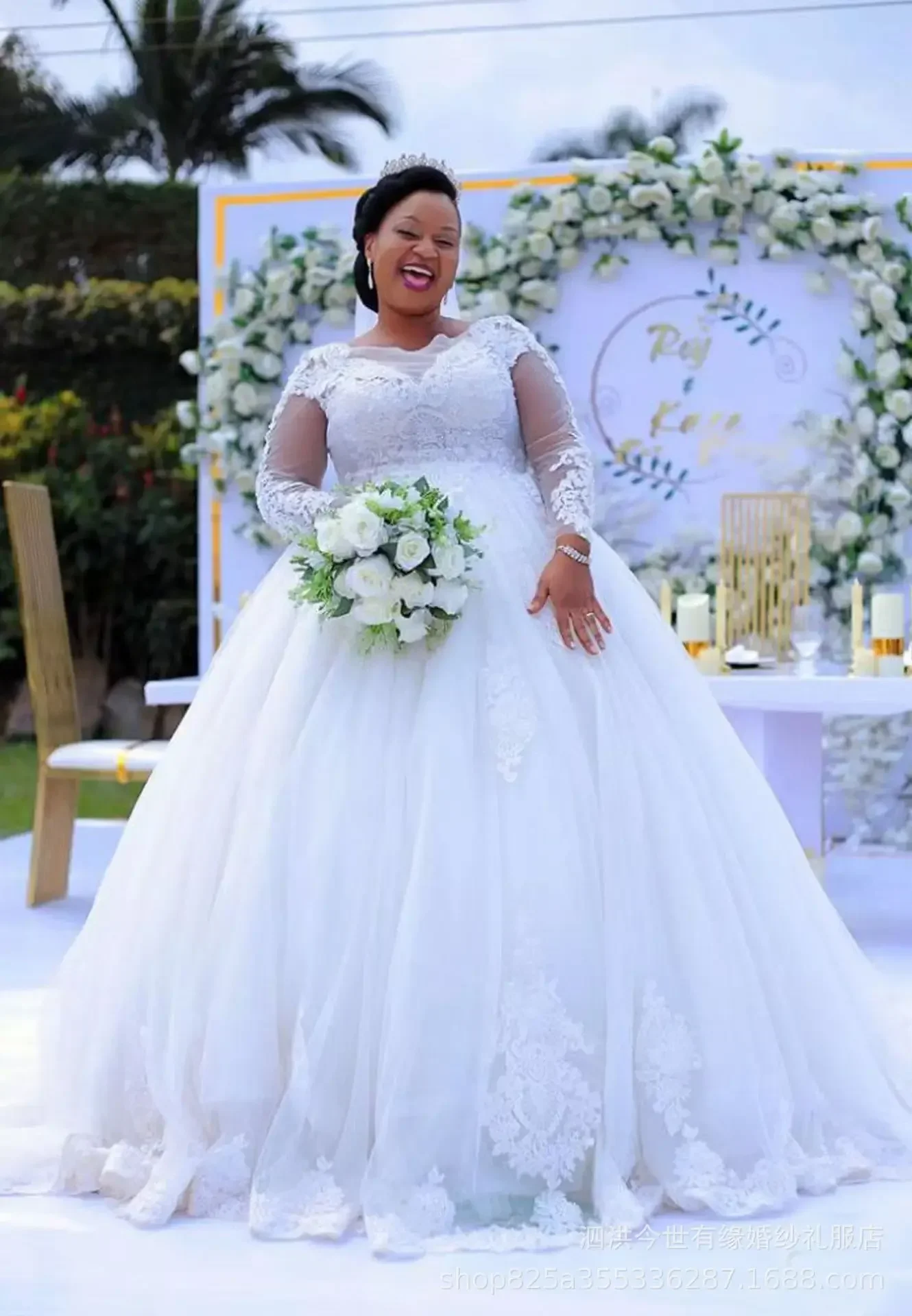 Customized New White Lace Round Neck Long Sleeve Lace-Up Mermaid Wedding Dress Bridal Gown
Customized New White Lace Round Neck Long Sleeve Lace-Up Mermaid Wedding Dress Bridal Gown