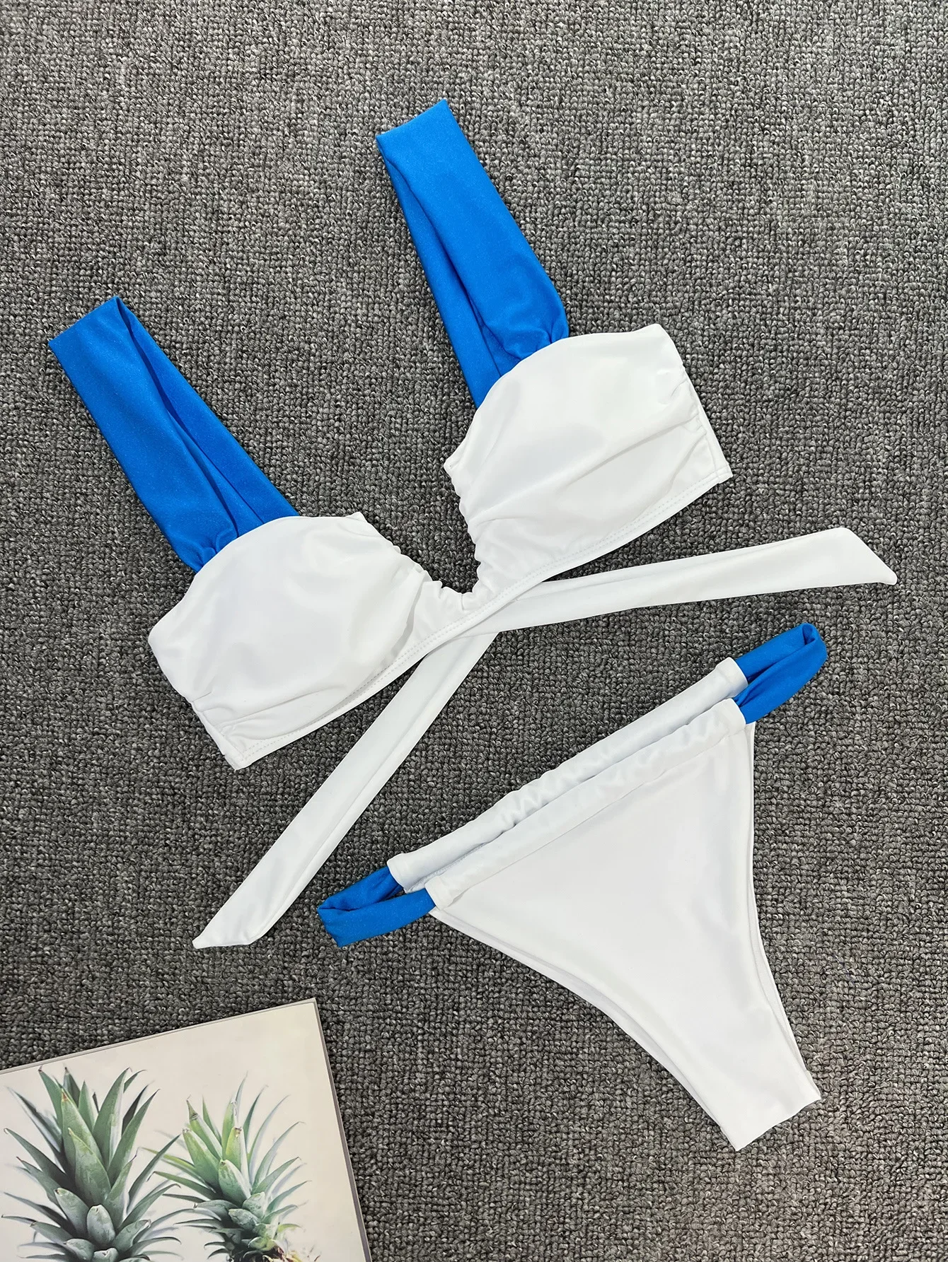 Сексуальный летний комплект бикини 2025, новый лоскутный комплект, бразильский купальник с U-образным вырезом, женский купальник, купальный костюм, бикини
Сексуальный летний комплект бикини 2025, новый лоскутный комплект, бразильский купальник с U-образным вырезом, женский купальник, купальный костюм, бикини