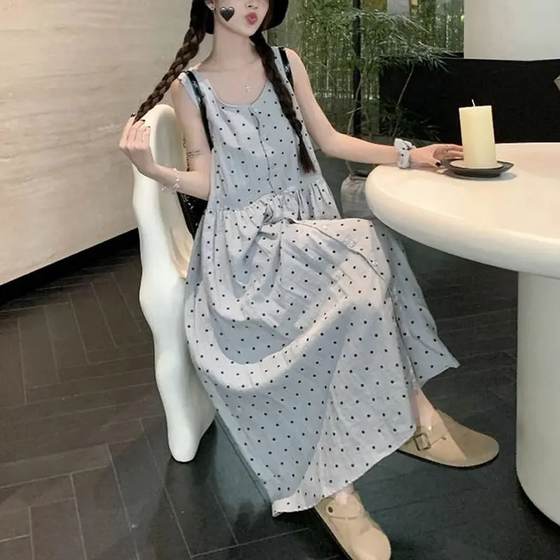 Женская одежда, платья в горошек, летнее модное свободное платье трапециевидной формы без рукавов во французском стиле, повседневное длинное платье на пуговицах с круглым вырезом
Женская одежда, платья в горошек, летнее модное свободное платье трапециевидной формы без рукавов во французском стиле, повседневное длинное платье на пуговицах с круглым вырезом