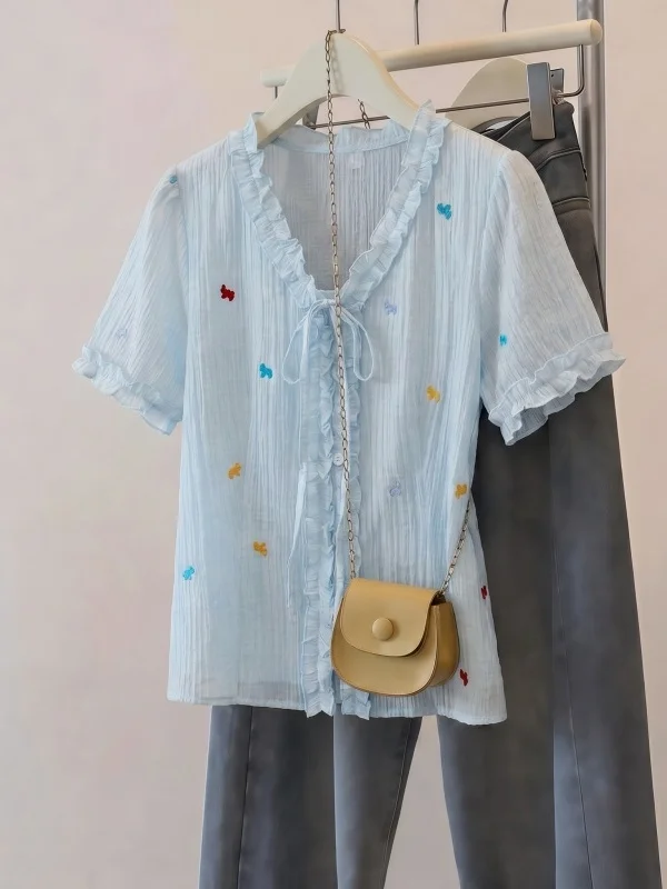 Light Blue V-neck Shoulder Shirt Women's Summer New Loose Fit Bell Sleeve Top Korean Style Commute Fashion
Light Blue V-neck Shoulder Shirt Women's Summer New Loose Fit Bell Sleeve Top Korean Style Commute Fashion