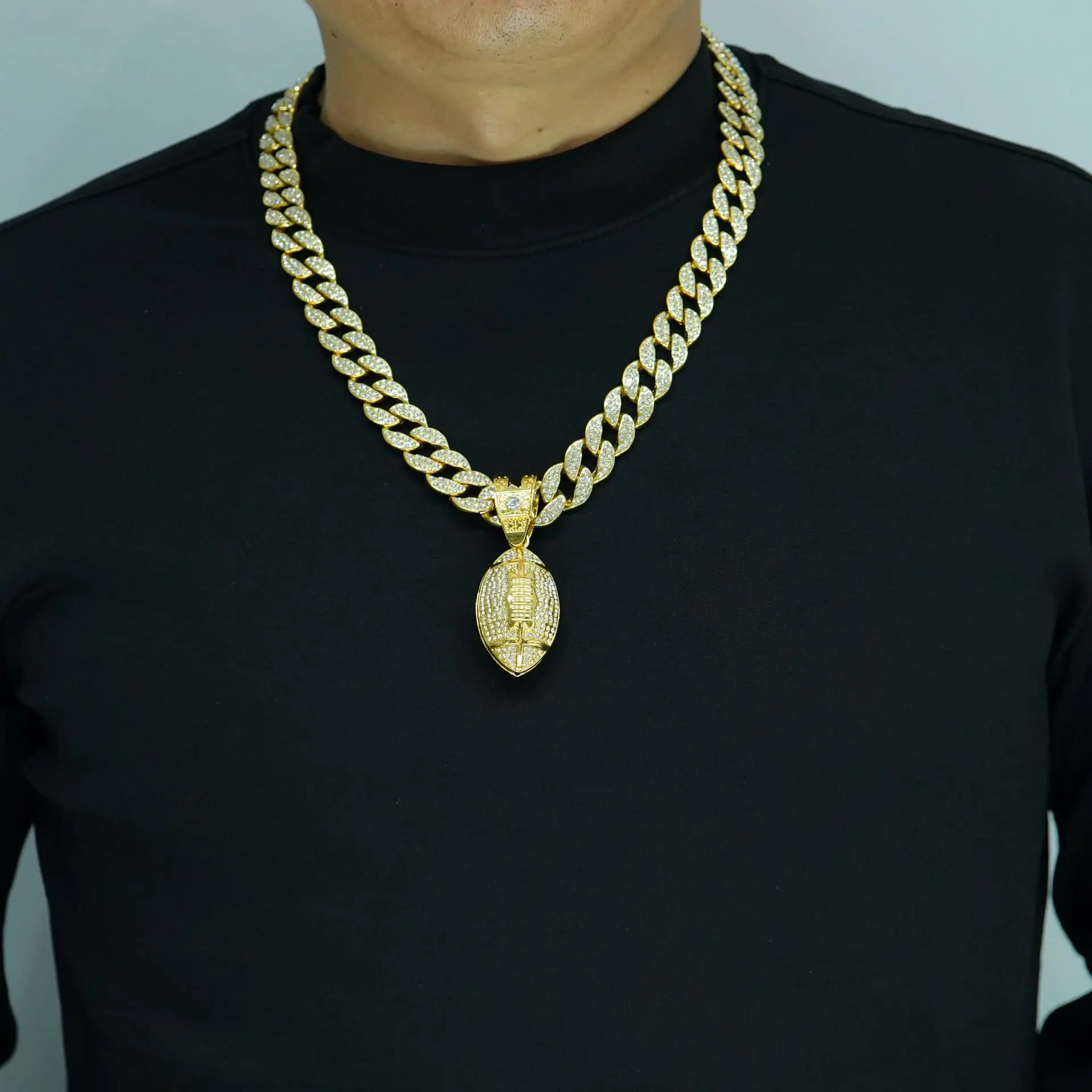 DIY accessories Renqing new product full diamond double-sided rugby alloy pendant oval rugby men's and women's fashion trendy ne
DIY accessories Renqing new product full diamond double-sided rugby alloy pendant oval rugby men's and women's fashion trendy ne