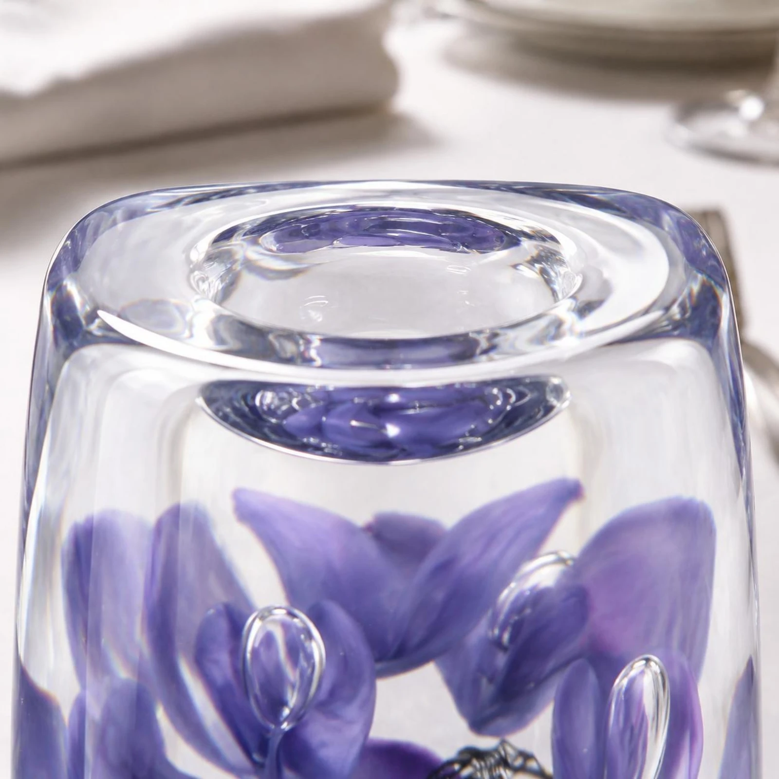 Violet Petal Glass Candle Holder Luxury Glass Candle Holder Home Decor Modern Stable Base for Hotel
Violet Petal Glass Candle Holder Luxury Glass Candle Holder Home Decor Modern Stable Base for Hotel
