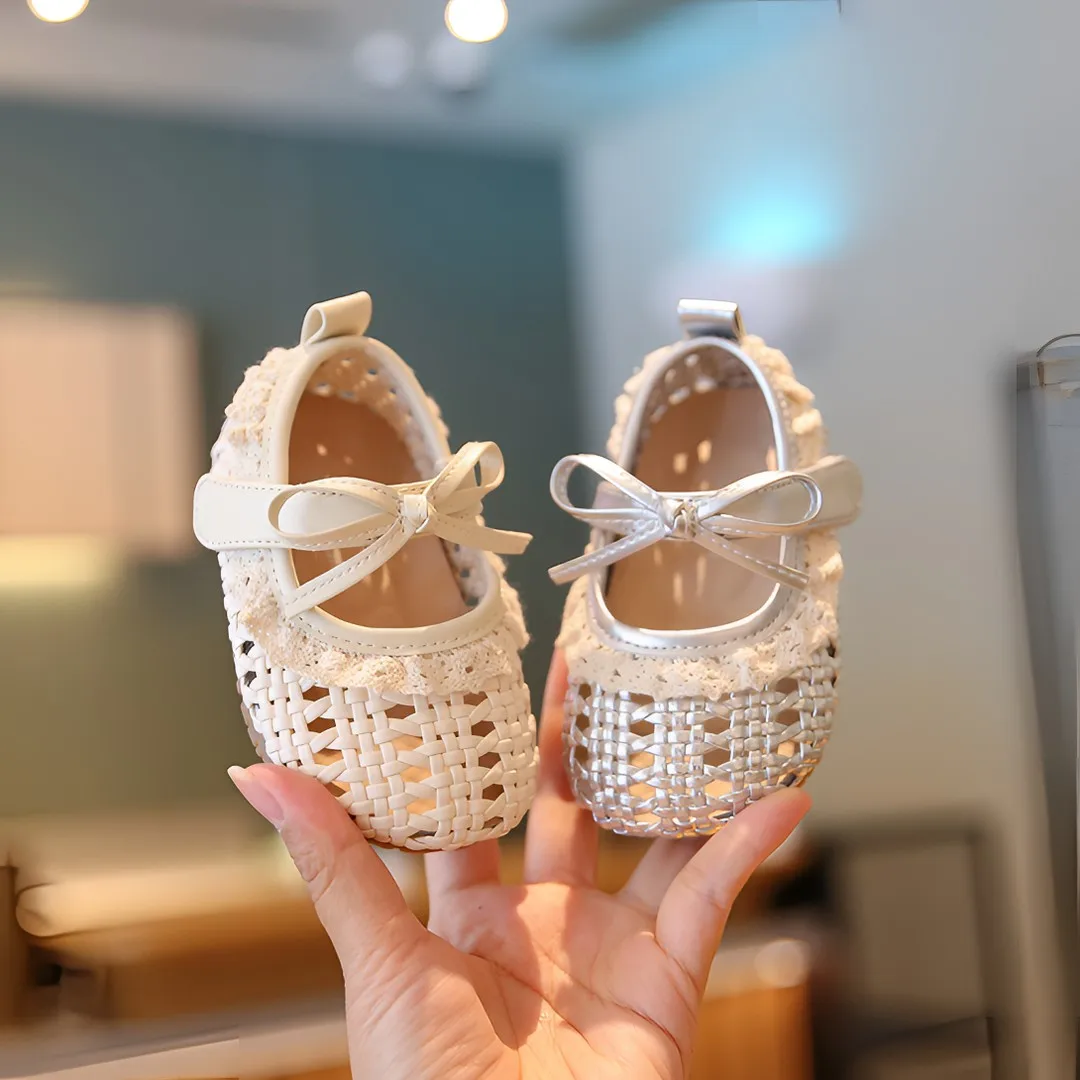Summer Breathable Kids Lace-Trimmed Braided Leather Shoes for Girls Princess Ruffles Toddler Garden Shoes Child with Bow JY06011
Summer Breathable Kids Lace-Trimmed Braided Leather Shoes for Girls Princess Ruffles Toddler Garden Shoes Child with Bow JY06011