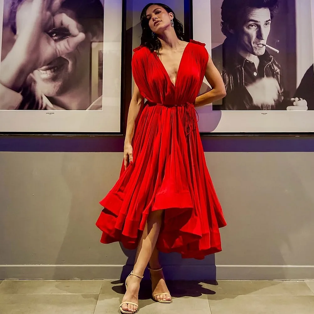 Red Draped Prom Dresses With Deep V Neck Asymmetrical A Line Women Celebrity Evening Gowns Plus Size Wedding Reception Dress 
Red Draped Prom Dresses With Deep V Neck Asymmetrical A Line Women Celebrity Evening Gowns Plus Size Wedding Reception Dress