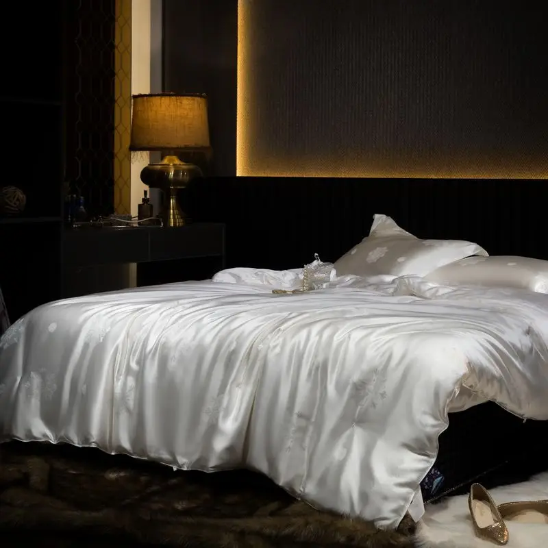 Double-sided silk quilt cover 100% mulberry silk jacquard single piece quilt cover single double bed sheet private custom
Double-sided silk quilt cover 100% mulberry silk jacquard single piece quilt cover single double bed sheet private custom