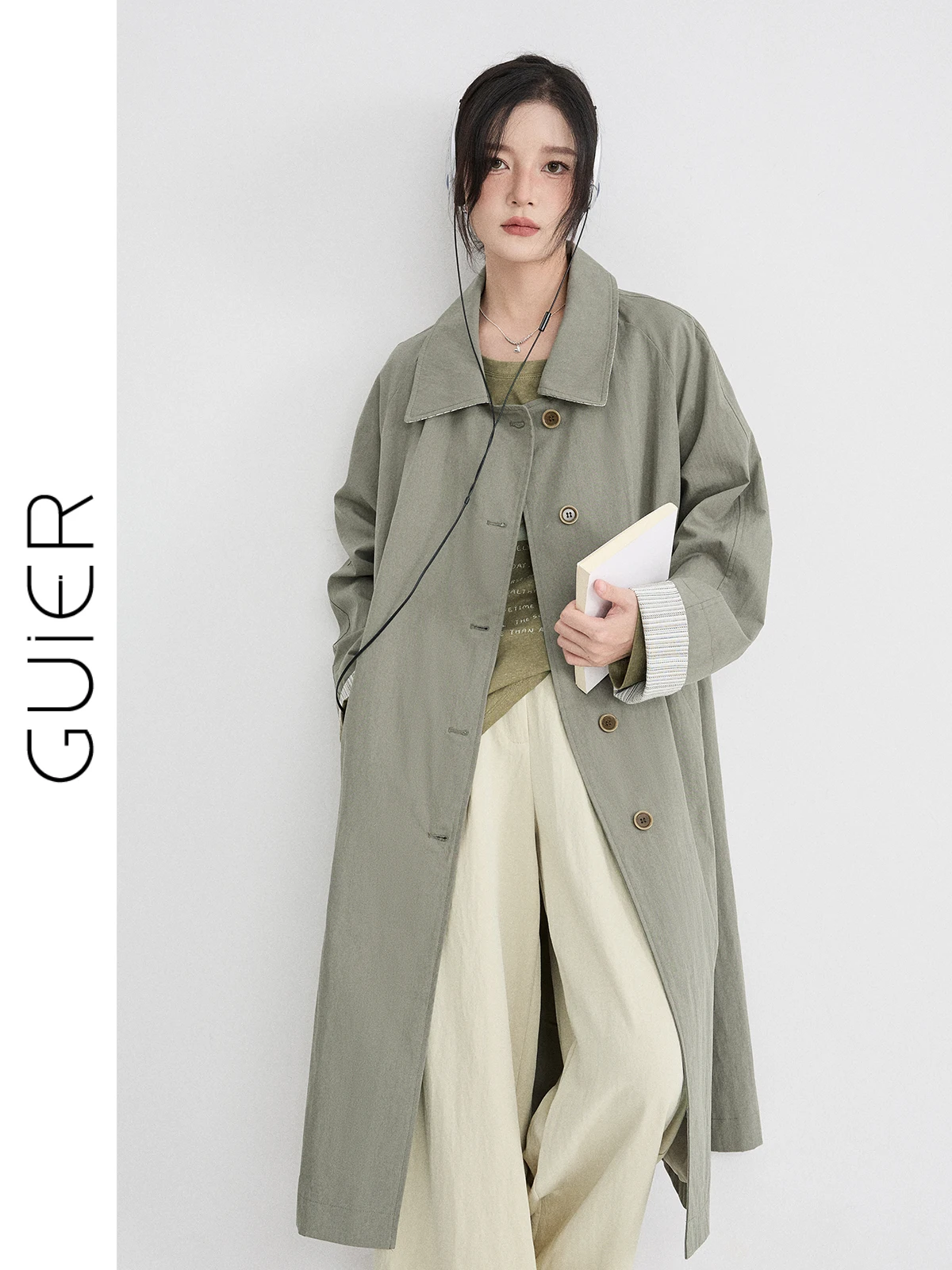 Женское повседневное свободное пальто Guier, весна 2026, новая винтажная модель с отложным воротником, ветровка средней длины с длинными рукавами на одной пуговице
Женское повседневное свободное пальто Guier, весна 2026, новая винтажная модель с отложным воротником, ветровка средней длины с длинными рукавами на одной пуговице