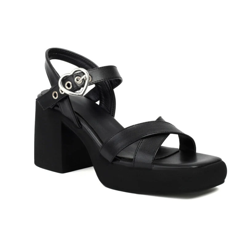 Big size women's sandals. Fashion sandals with heels Thick Heel Fashion trend Light Weight simple and elegant Banquets
Big size women's sandals. Fashion sandals with heels Thick Heel Fashion trend Light Weight simple and elegant Banquets