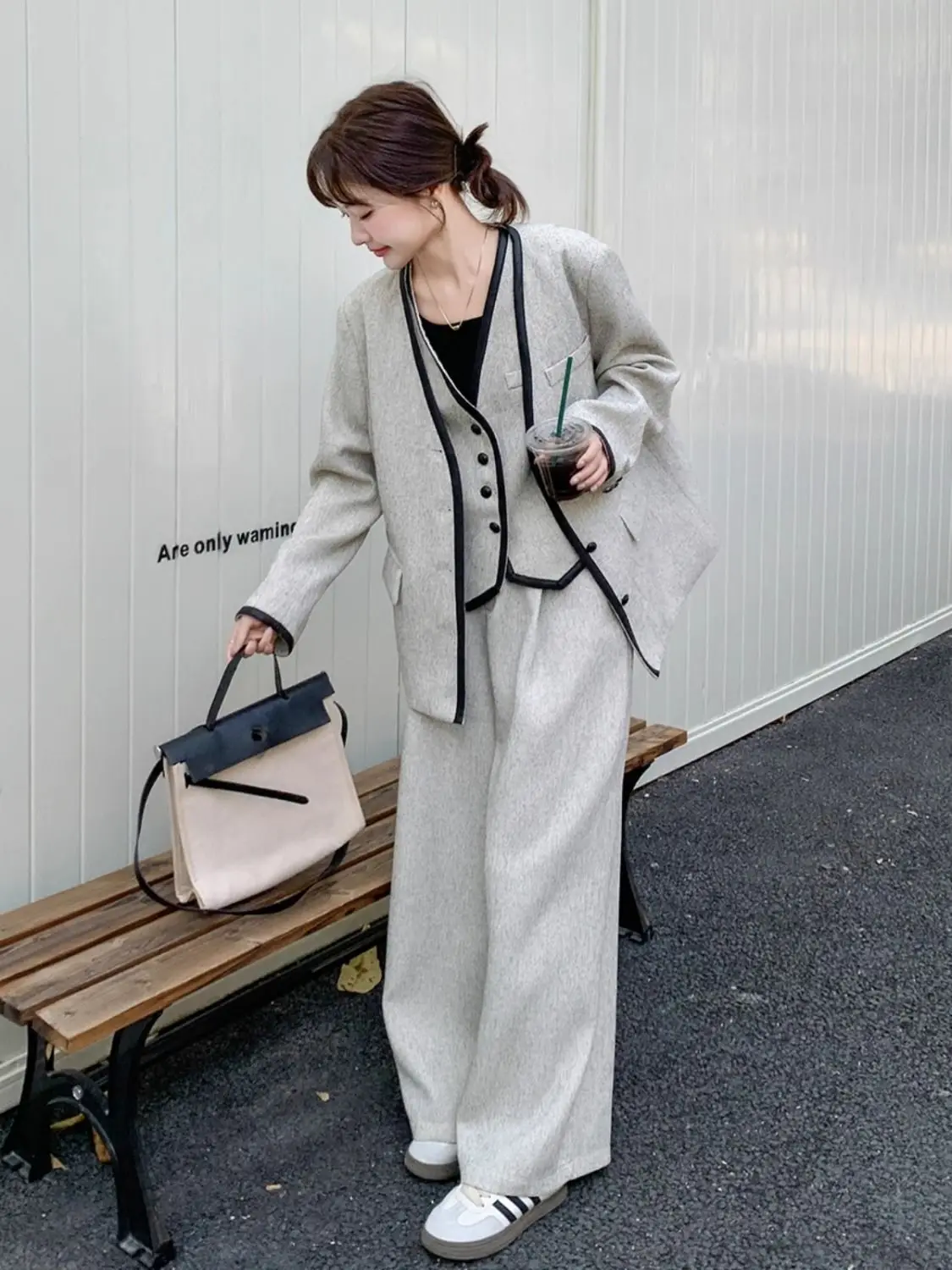Contrast Stitching Suit Women'S Spring And Autumn New Temperament High-Grade Trousers Three-Piece Suit
Contrast Stitching Suit Women'S Spring And Autumn New Temperament High-Grade Trousers Three-Piece Suit