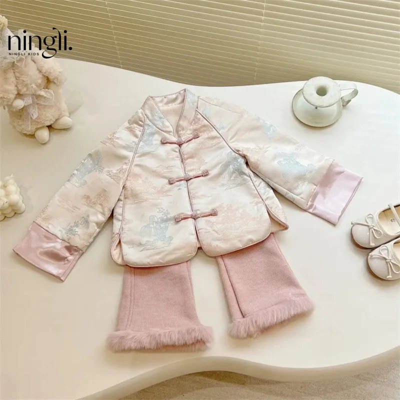 Girls' New Chinese Style Tang Suit Outfit Winter Clothes2024New Children's Little Girl National Style Chinese Knot Button Coat
Girls' New Chinese Style Tang Suit Outfit Winter Clothes2024New Children's Little Girl National Style Chinese Knot Button Coat