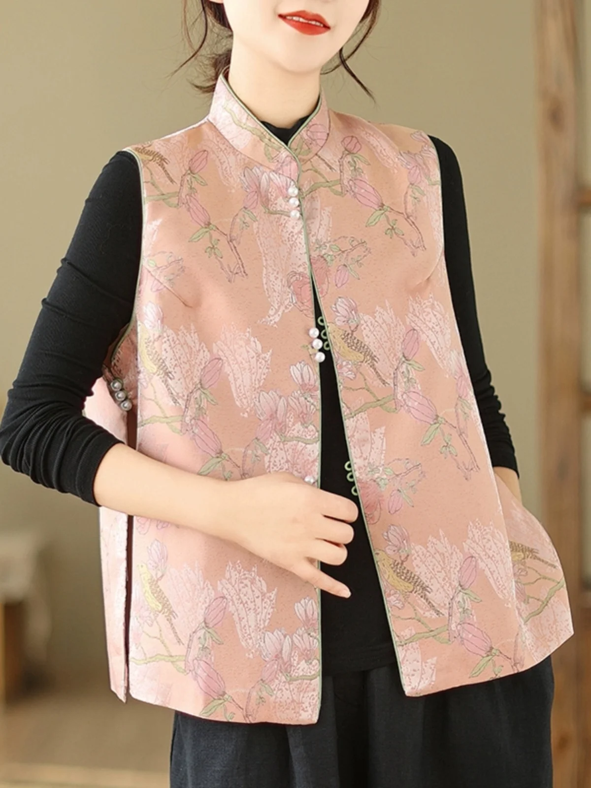 New Chinese Style Satin Jacquard Vest Women's Spring Fashion Stand-up Collar Side Split Outer Wear Vest
New Chinese Style Satin Jacquard Vest Women's Spring Fashion Stand-up Collar Side Split Outer Wear Vest