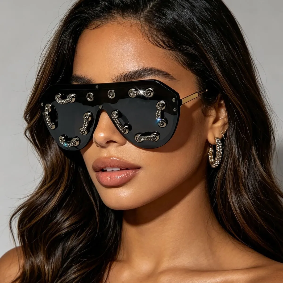 y2k Heart Sunglasses Women Gothic Bling Rhinestone Metal Chain Shades Oversized One-Piece Party Eyewear for Nightclub Cosplay
y2k Heart Sunglasses Women Gothic Bling Rhinestone Metal Chain Shades Oversized One-Piece Party Eyewear for Nightclub Cosplay