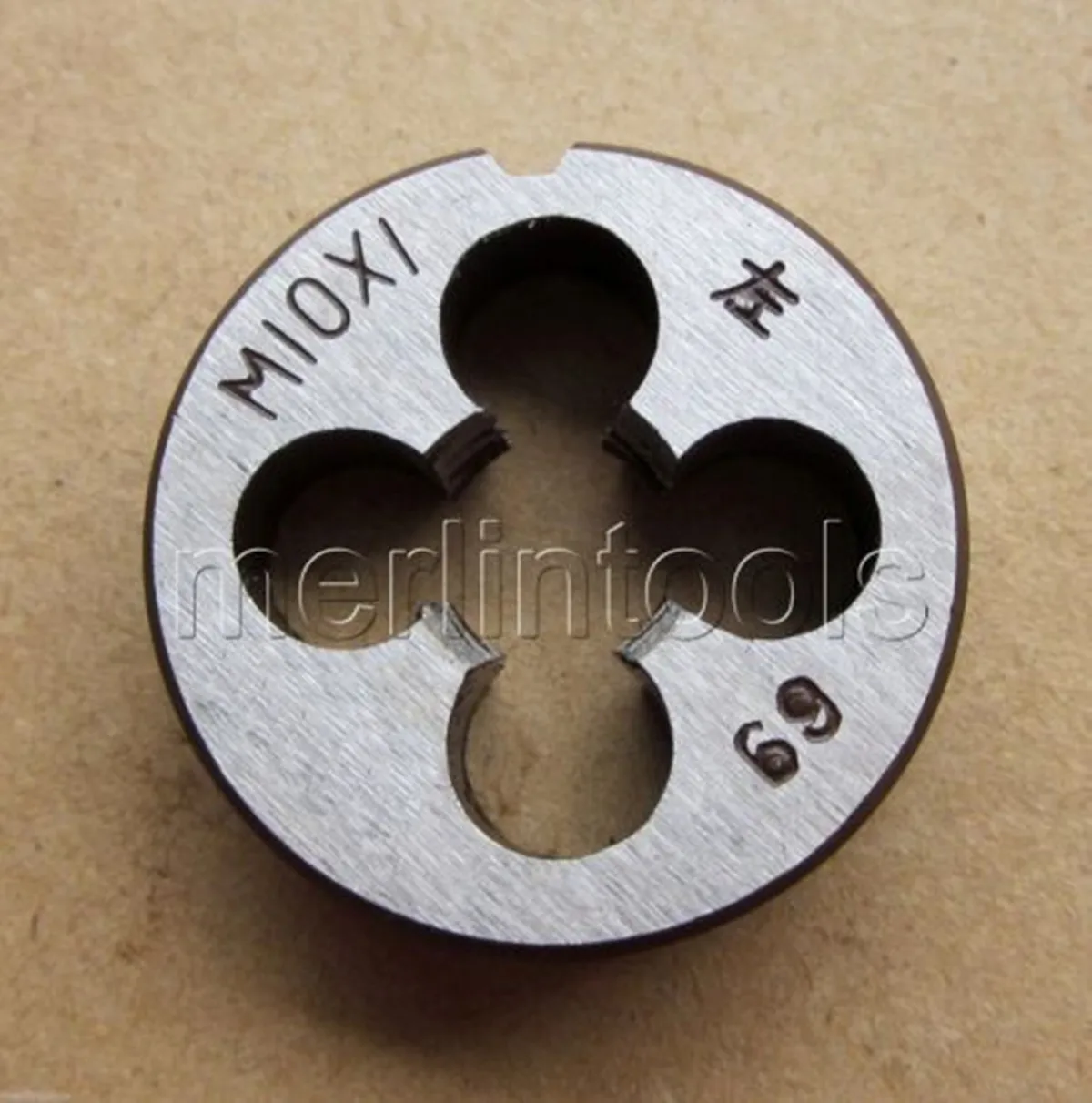 M10 x 0.75 1.0 1.25 1.5mm Metric Left hand thread Die select
M10 x 0.75 1.0 1.25 1.5mm Metric Left hand thread Die select