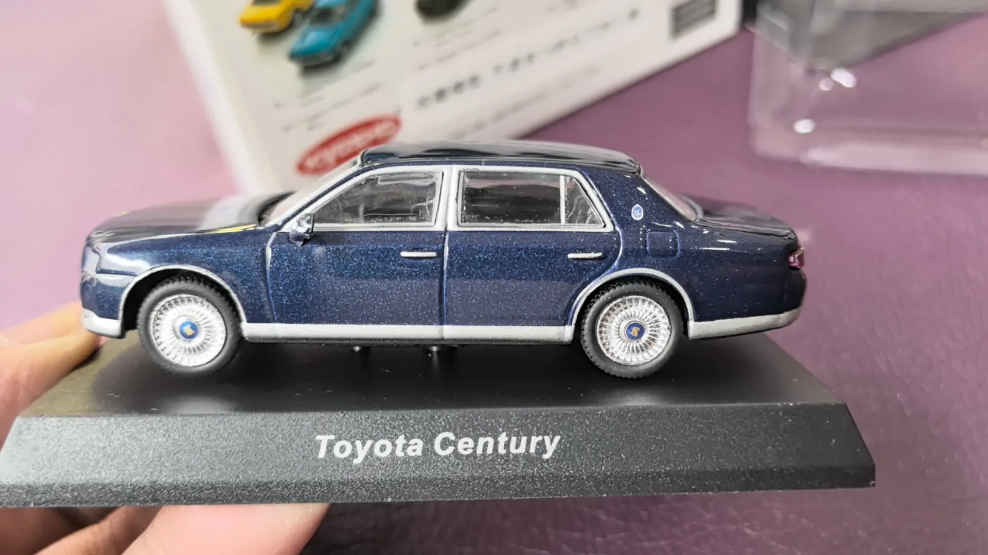 Diecast KYOSHO 1:64 Scale TOYOTA Century Alloy Car Model Collectible Toy Gift Souvenir Display Ornament
Diecast KYOSHO 1:64 Scale TOYOTA Century Alloy Car Model Collectible Toy Gift Souvenir Display Ornament