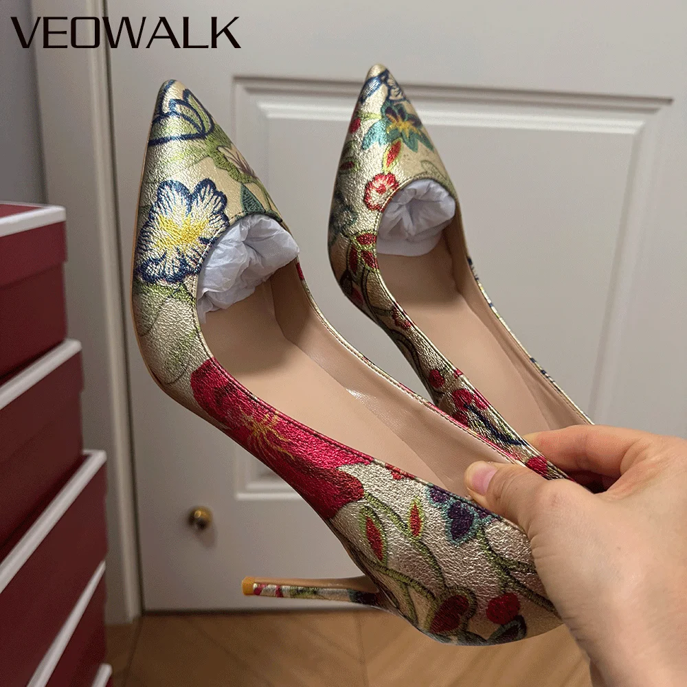 Veowalk/Новый дизайн, туфли-лодочки на шпильке с острым носком и золотым цветочным принтом, 12 см, вечерние вечерние свадебные туфли без шнуровки на высоком каблуке
Veowalk/Новый дизайн, туфли-лодочки на шпильке с острым носком и золотым цветочным принтом, 12 см, вечерние вечерние свадебные туфли без шнуровки на высоком каблуке
