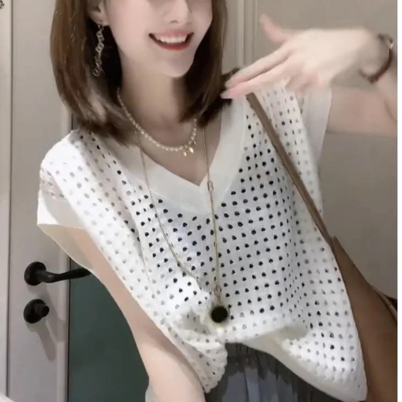 European Mesh Hollow Out Design Feeling Small Loose Knitted T Shirt Women Summer Versatile Casual Short Sleeve Top T-shirt
European Mesh Hollow Out Design Feeling Small Loose Knitted T Shirt Women Summer Versatile Casual Short Sleeve Top T-shirt