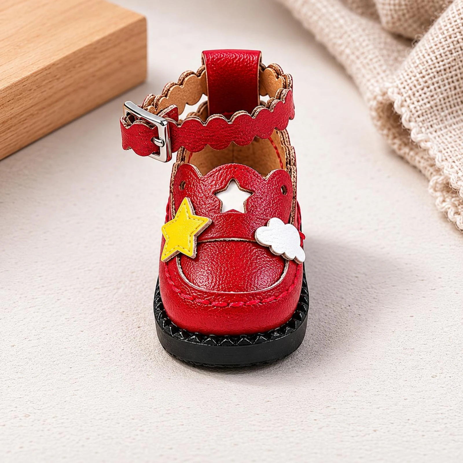 OB11 Doll Shoes Scalloped Trim Miniature Ankle-Strap Doll Shoes Shoes Children's Footwear Glossy Leather-Like
OB11 Doll Shoes Scalloped Trim Miniature Ankle-Strap Doll Shoes Shoes Children's Footwear Glossy Leather-Like