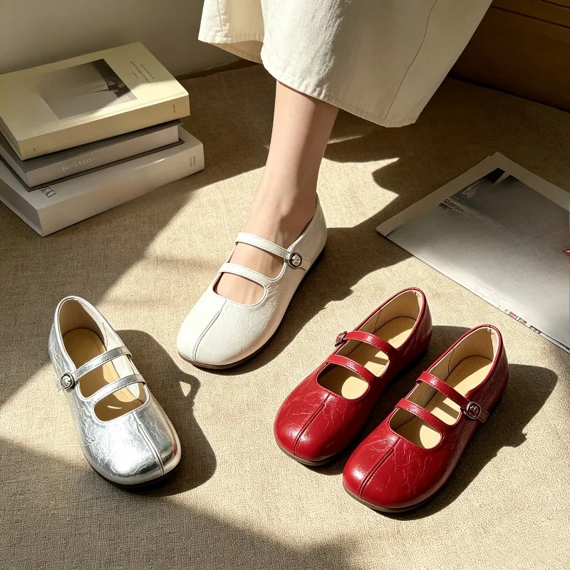 Versatile Shallow Round Toe Low Heel Women's Shoes French 2026 Summer New Fashion Soft Leather Mary Jane Shoes
Versatile Shallow Round Toe Low Heel Women's Shoes French 2026 Summer New Fashion Soft Leather Mary Jane Shoes