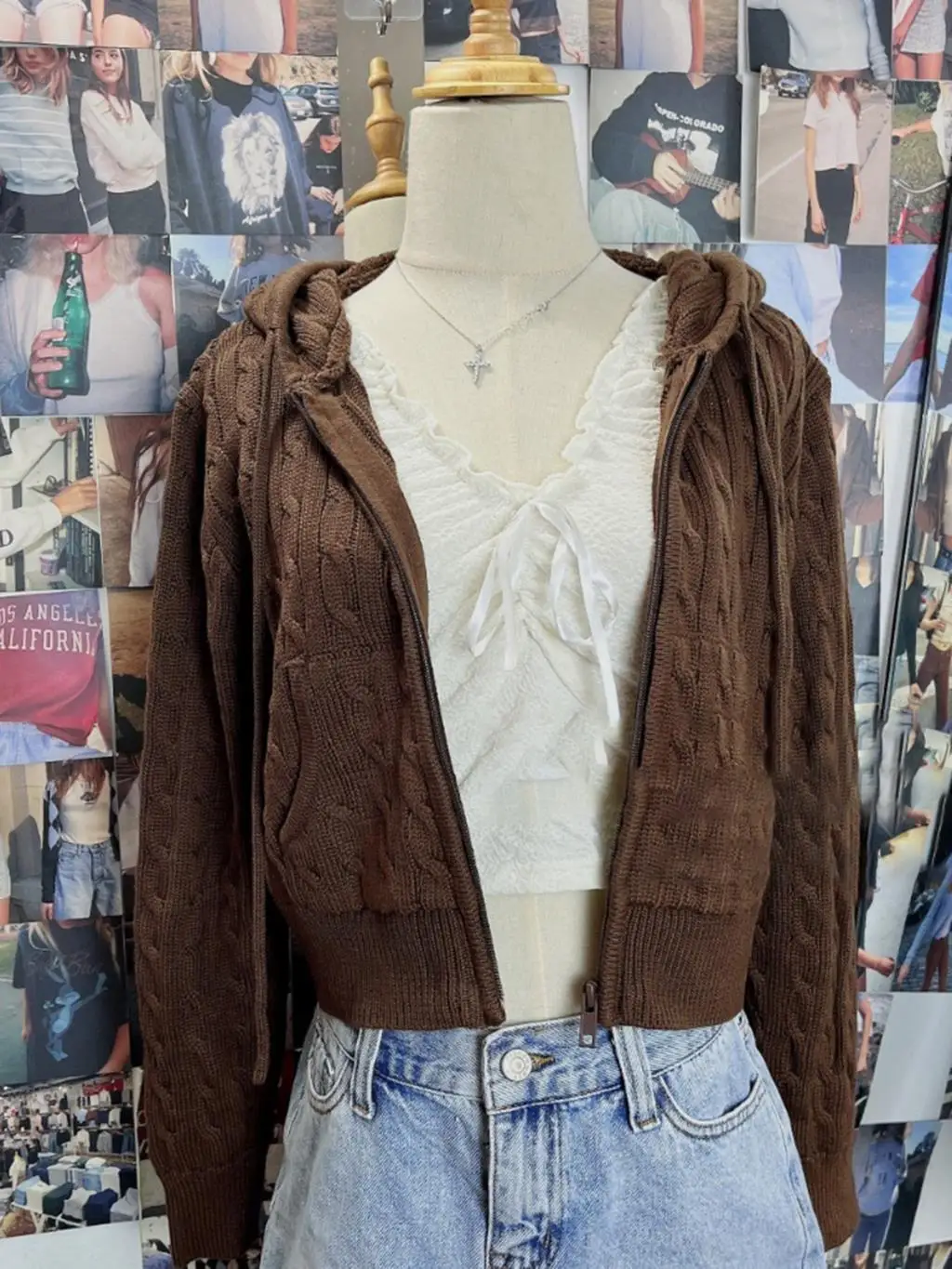 Brown Twisted Flower Knitted Cardigan Sweater Women Autumn Long Sleeve Hooded Zipper Crop Top Fashion Fashion Y2K Sweaters
Brown Twisted Flower Knitted Cardigan Sweater Women Autumn Long Sleeve Hooded Zipper Crop Top Fashion Fashion Y2K Sweaters