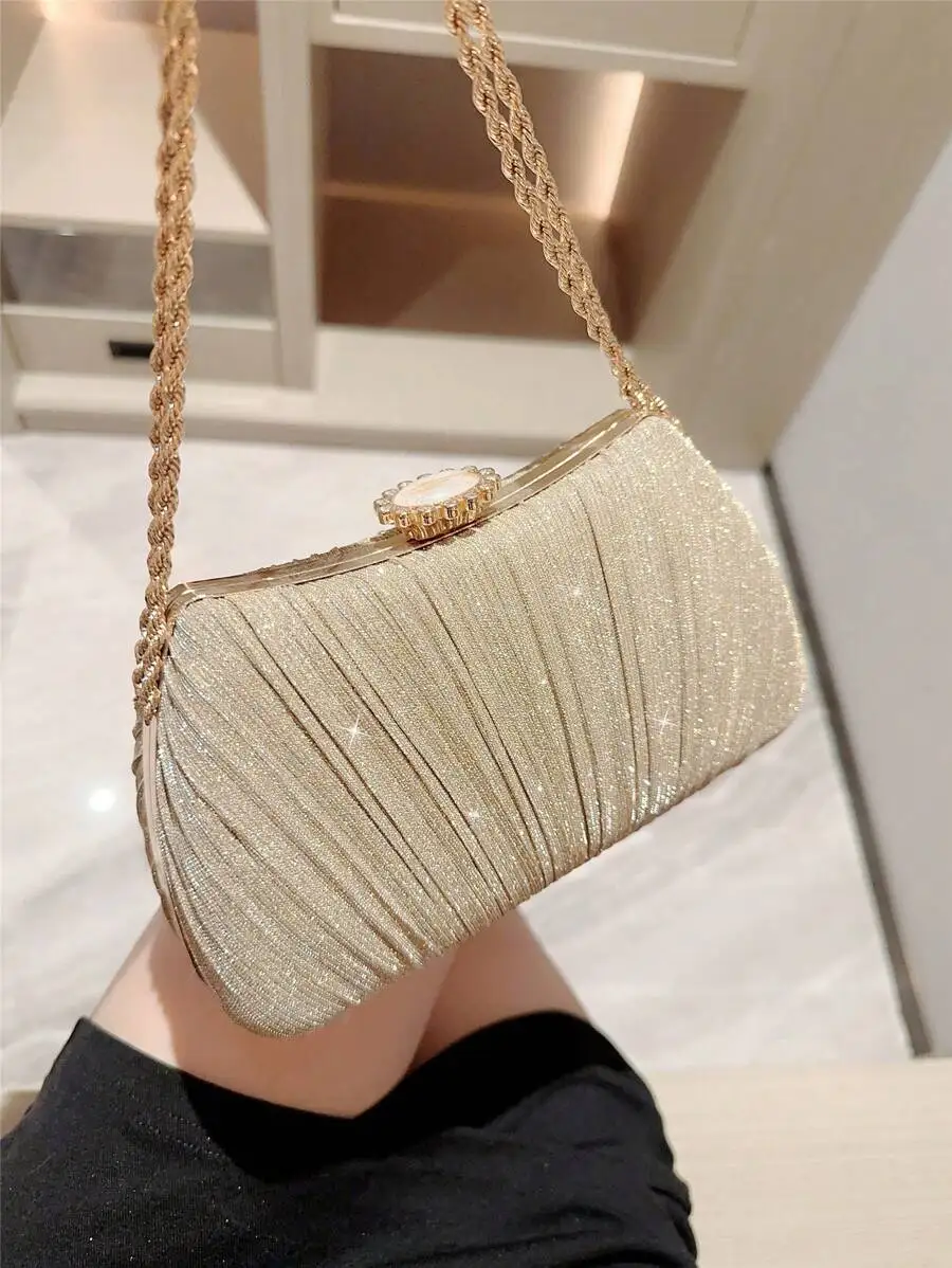 Elegant Pleated Clutch Bag With Metal Chain Strap For Evening Party Wedding Prom
Elegant Pleated Clutch Bag With Metal Chain Strap For Evening Party Wedding Prom