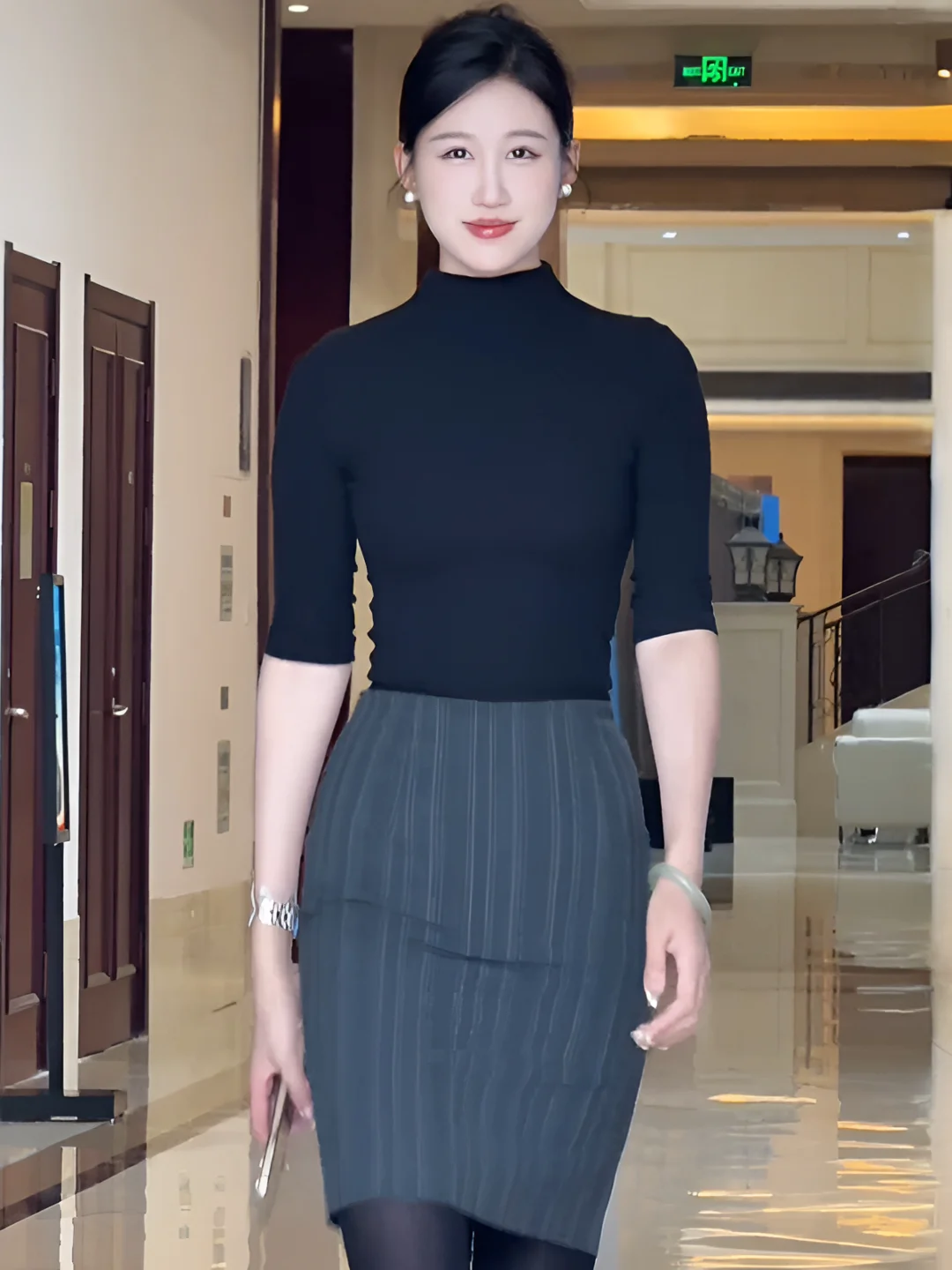 Women's Slim Fit T-irt High Waist f High Collar Vintage Sle Base Layer irt with High Waist Skirt Faion Set
Women's Slim Fit T-irt High Waist f High Collar Vintage Sle Base Layer irt with High Waist Skirt Faion Set