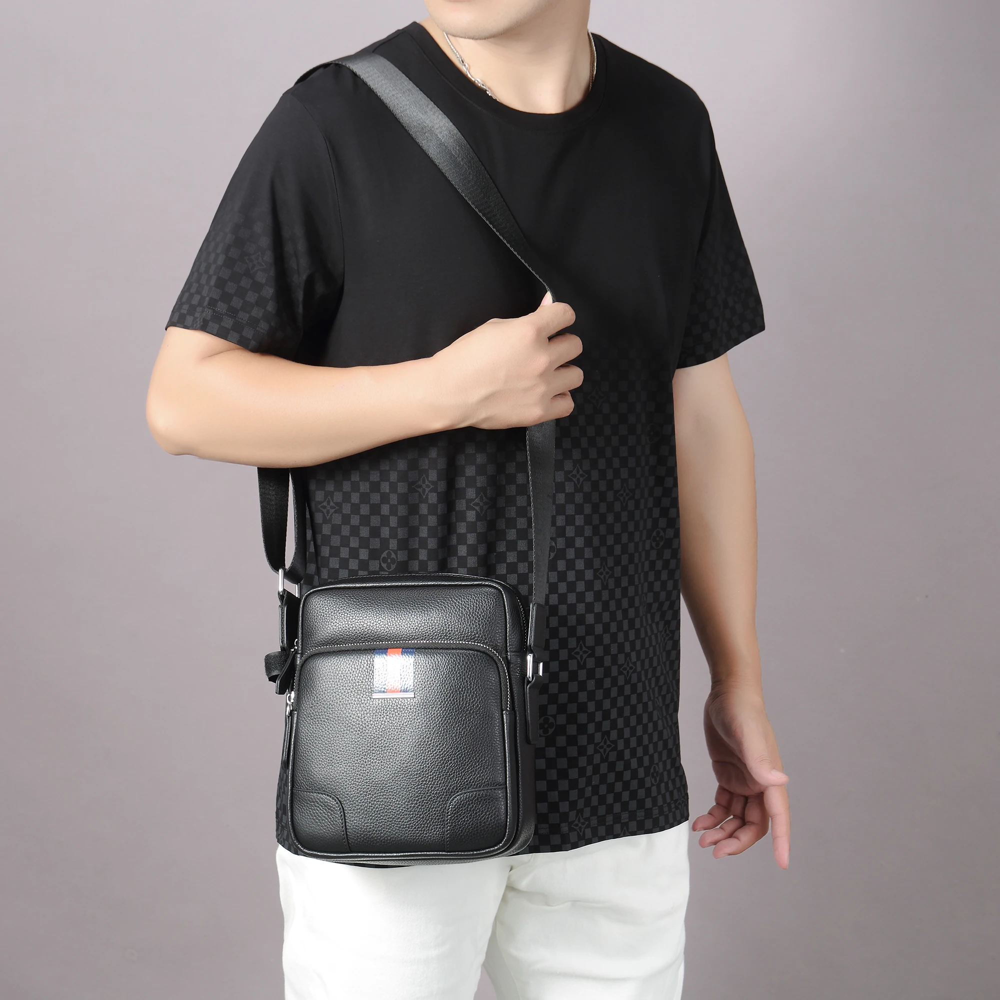 Men's Genuine Leather Crossbody Bag, Casual Vertical Satchel Shoulder Bag, Multi-Pocket Zipper Messenger Sling Bag, Business Tra
Men's Genuine Leather Crossbody Bag, Casual Vertical Satchel Shoulder Bag, Multi-Pocket Zipper Messenger Sling Bag, Business Tra