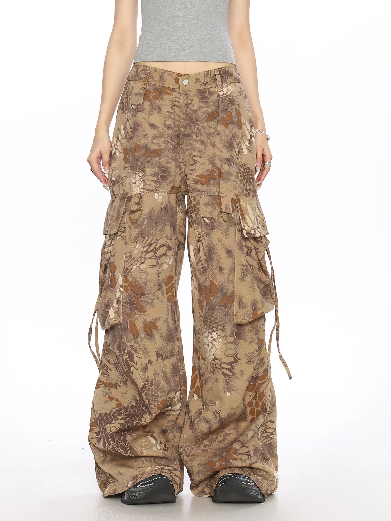 Женские повседневные брюки-карго с камуфляжным принтом под змеиную кожу, свободного кроя, с широкими штанинами, модные, с высокой талией, для танцев
Женские повседневные брюки-карго с камуфляжным принтом под змеиную кожу, свободного кроя, с широкими штанинами, модные, с высокой талией, для танцев