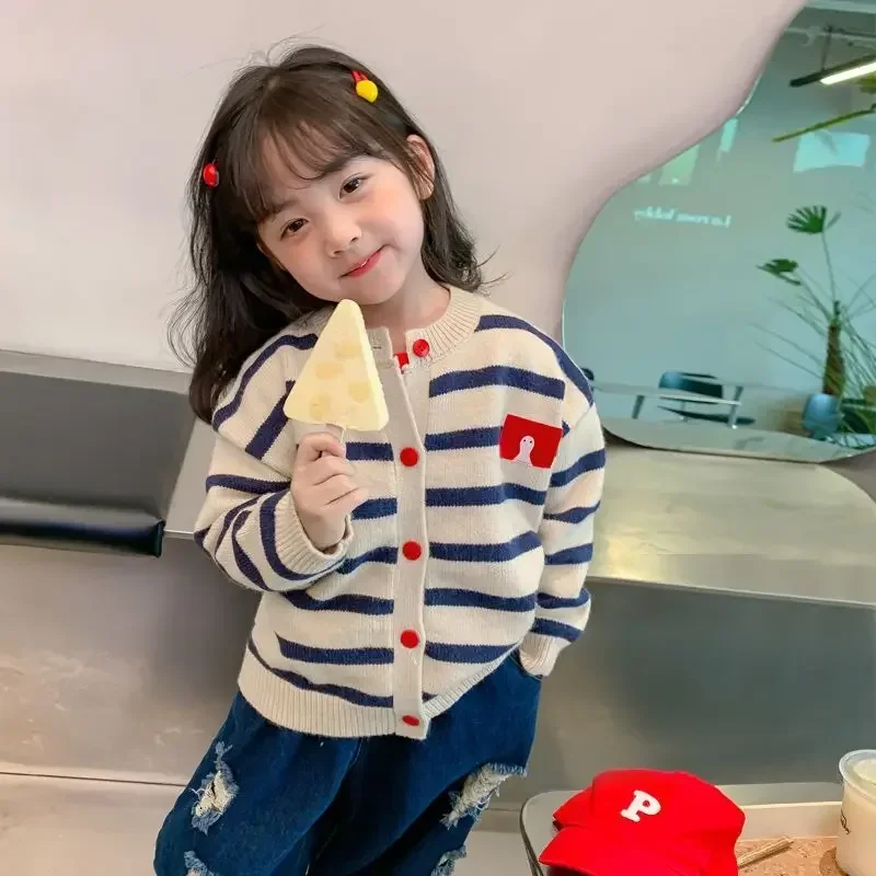 Girl's Knitted Cardigan Spring New Children's Thin Sweater Top Baby Spring and Autumn Sweater Medium and Older Children's Coats
Girl's Knitted Cardigan Spring New Children's Thin Sweater Top Baby Spring and Autumn Sweater Medium and Older Children's Coats