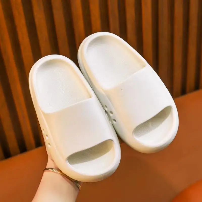 Cute Plain Color Unisex Kids' Soft Sole Slippers for Indoor Shower Summer Home Use Lightweight Design for Ages 3-12
Cute Plain Color Unisex Kids' Soft Sole Slippers for Indoor Shower Summer Home Use Lightweight Design for Ages 3-12