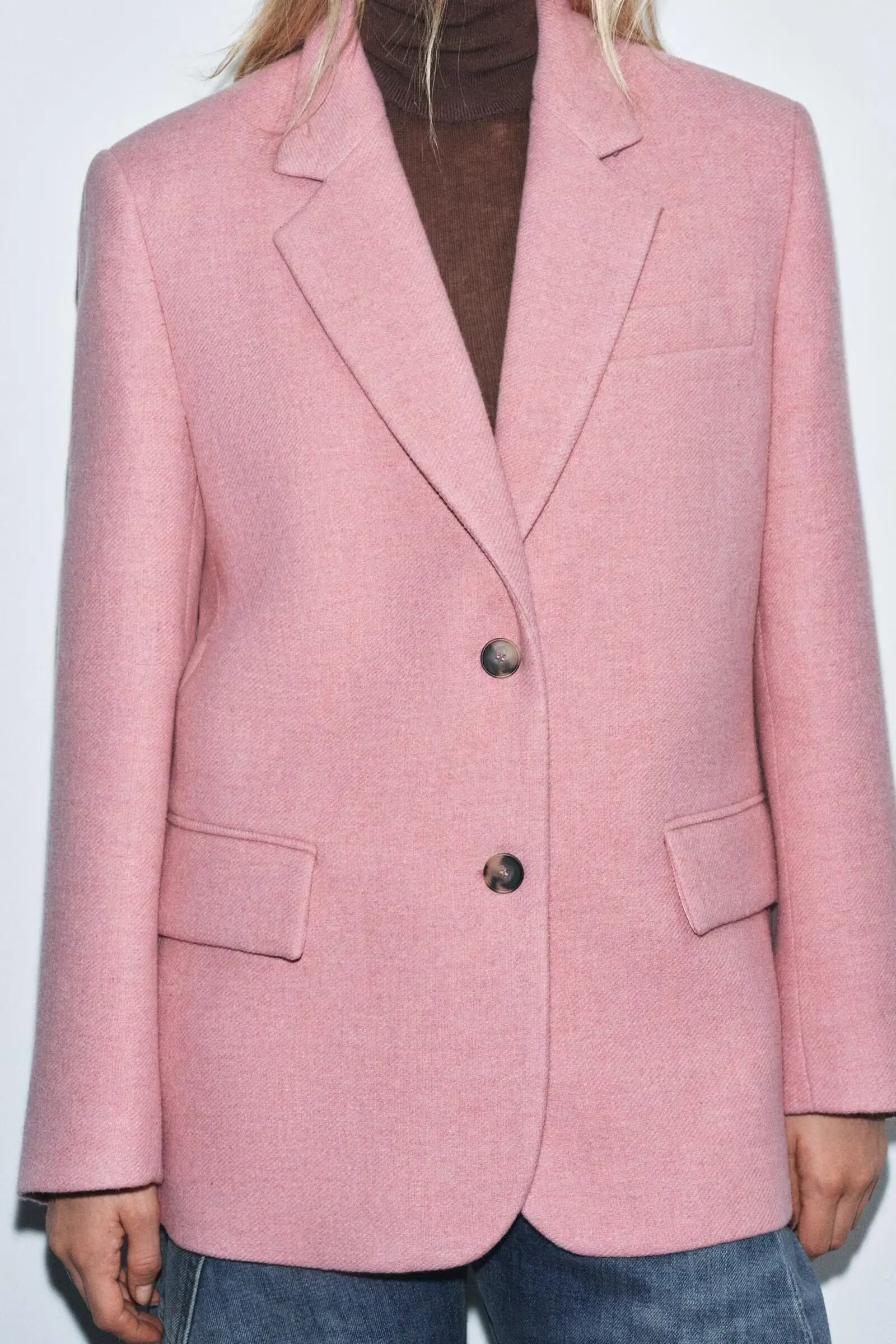 Новое поступление женской одежды 2025: модная универсальная куртка свободного кроя в европейском и американском стиле с длинными рукавами
Новое поступление женской одежды 2025: модная универсальная куртка свободного кроя в европейском и американском стиле с длинными рукавами