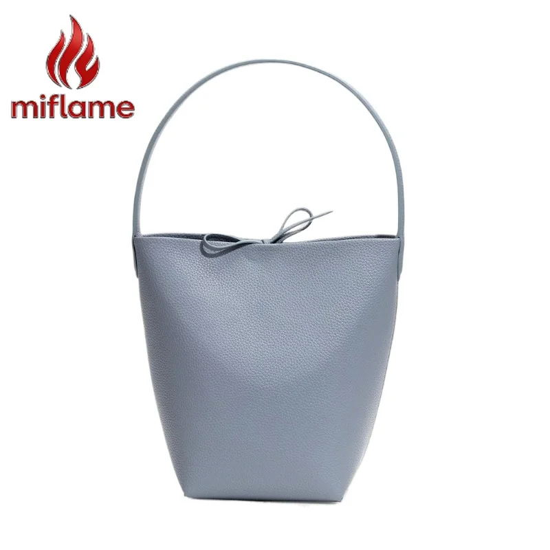 Women Leather Handbag Summer New Design Cowhide Unique Designer Style Elegant Top Handle Crossbody Shoulder Bag for Girl
Women Leather Handbag Summer New Design Cowhide Unique Designer Style Elegant Top Handle Crossbody Shoulder Bag for Girl