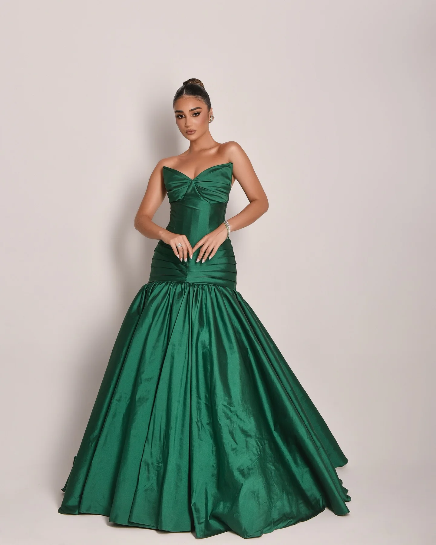 Customized Mermaid Simple Green Satin Evening Dress Formal Sweetheart Sleeveless Prom Dresses Luxury Special Occasion
Customized Mermaid Simple Green Satin Evening Dress Formal Sweetheart Sleeveless Prom Dresses Luxury Special Occasion