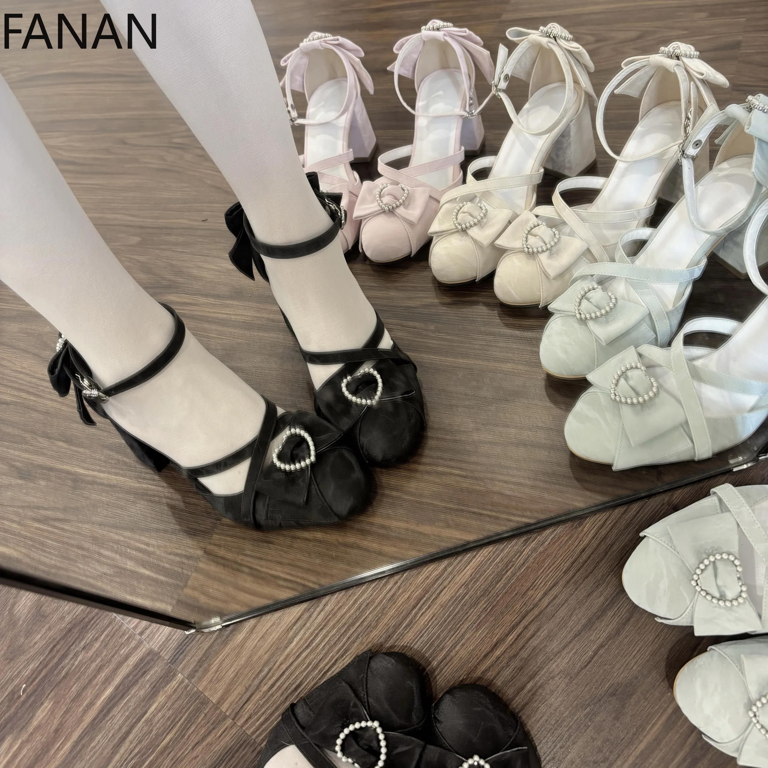 Сандалии Лолиты на высоком каблуке, милые сандалии Hanfu, модная японская обувь Kawaii для женщин, оригинальные удлиняющие туфли-лодочки на платформе 
Сандалии Лолиты на высоком каблуке, милые сандалии Hanfu, модная японская обувь Kawaii для женщин, оригинальные удлиняющие туфли-лодочки на платформе