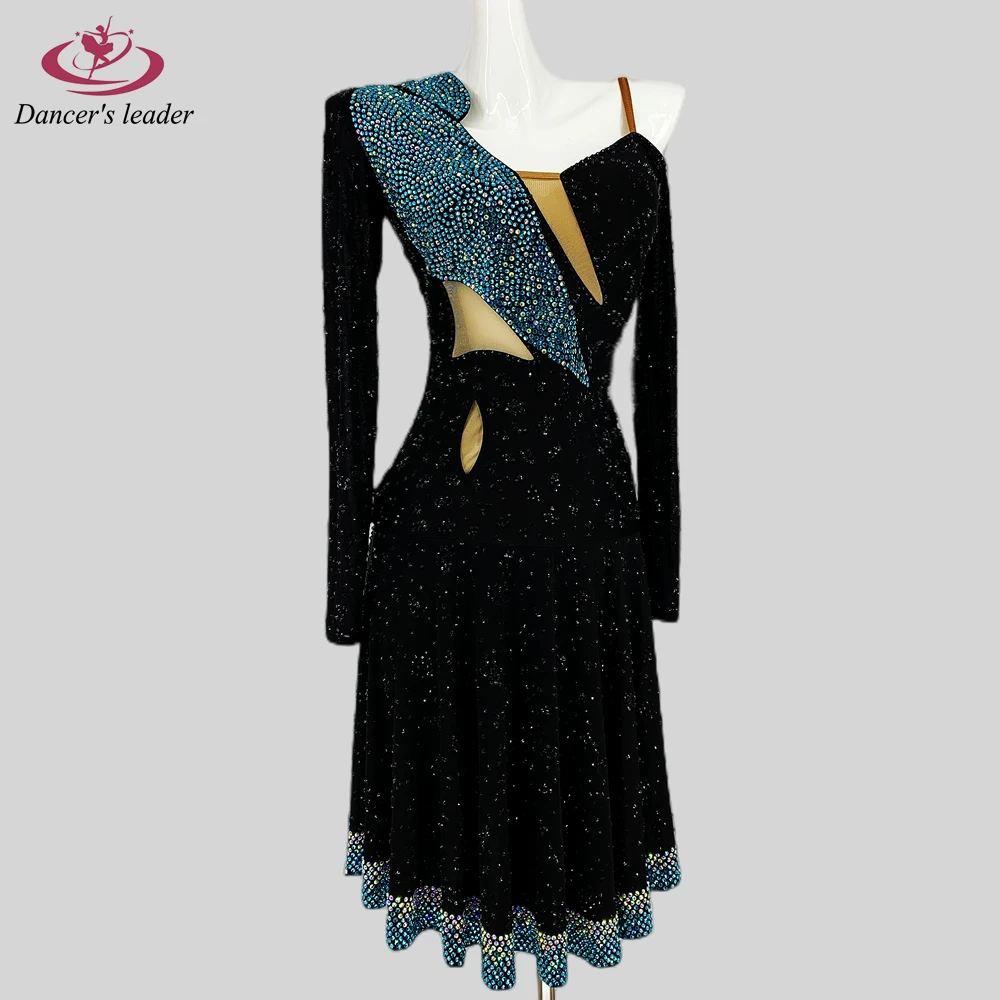 Latin Dance Dress High-end Custom Half-strap Full Diamond Dance Dress Cha Cha Tango Female Adult Stage Professional Clothing
Latin Dance Dress High-end Custom Half-strap Full Diamond Dance Dress Cha Cha Tango Female Adult Stage Professional Clothing