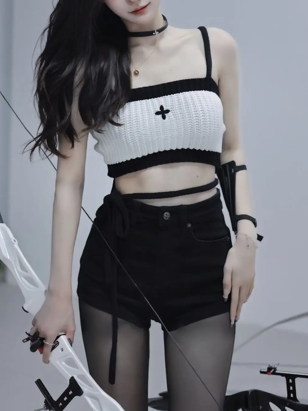 Sexy Knitted Strap Top High Waist Short Pants Women's Summer Black High Waist Shorts Baring Belly Button Color Block Crop Top
Sexy Knitted Strap Top High Waist Short Pants Women's Summer Black High Waist Shorts Baring Belly Button Color Block Crop Top