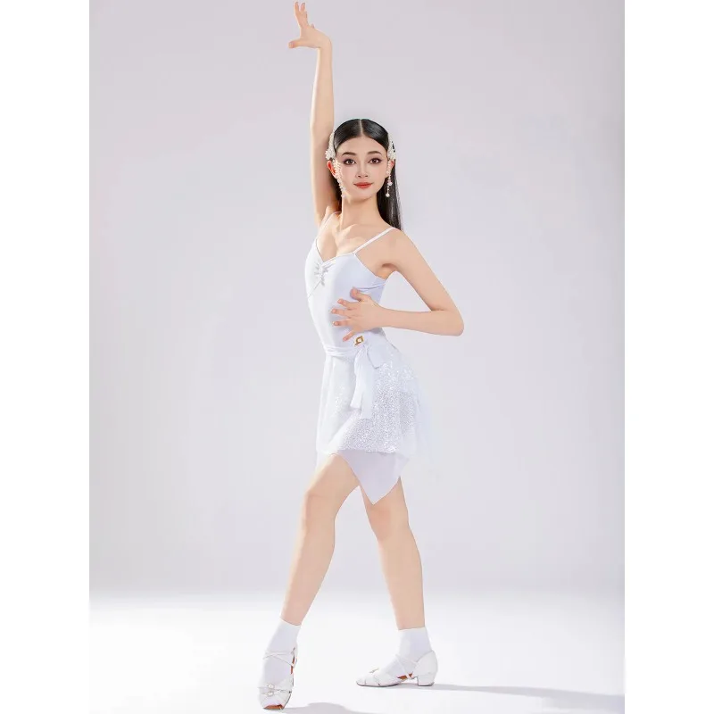 2026 Children Girls Latin Dancewear Practice Straps Bodysuit and Irregular Glitter Lace-up Skirt Rumba Dance Competition Costume
2026 Children Girls Latin Dancewear Practice Straps Bodysuit and Irregular Glitter Lace-up Skirt Rumba Dance Competition Costume